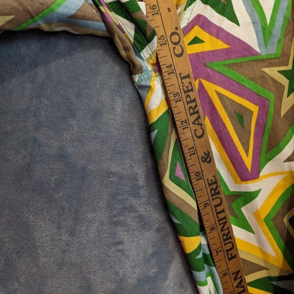 CLH Creating Limitless Heights Mens Star Print Cargo Shorts Green Purple 32 NWT